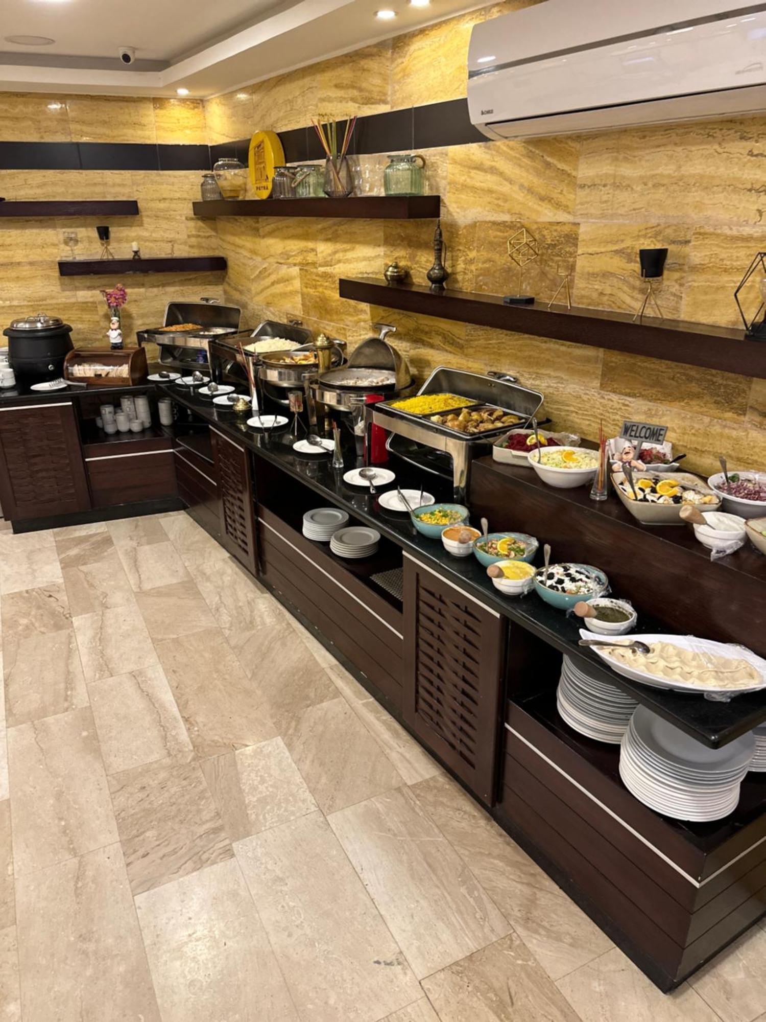 Petra Corner Hotel Zewnętrze zdjęcie