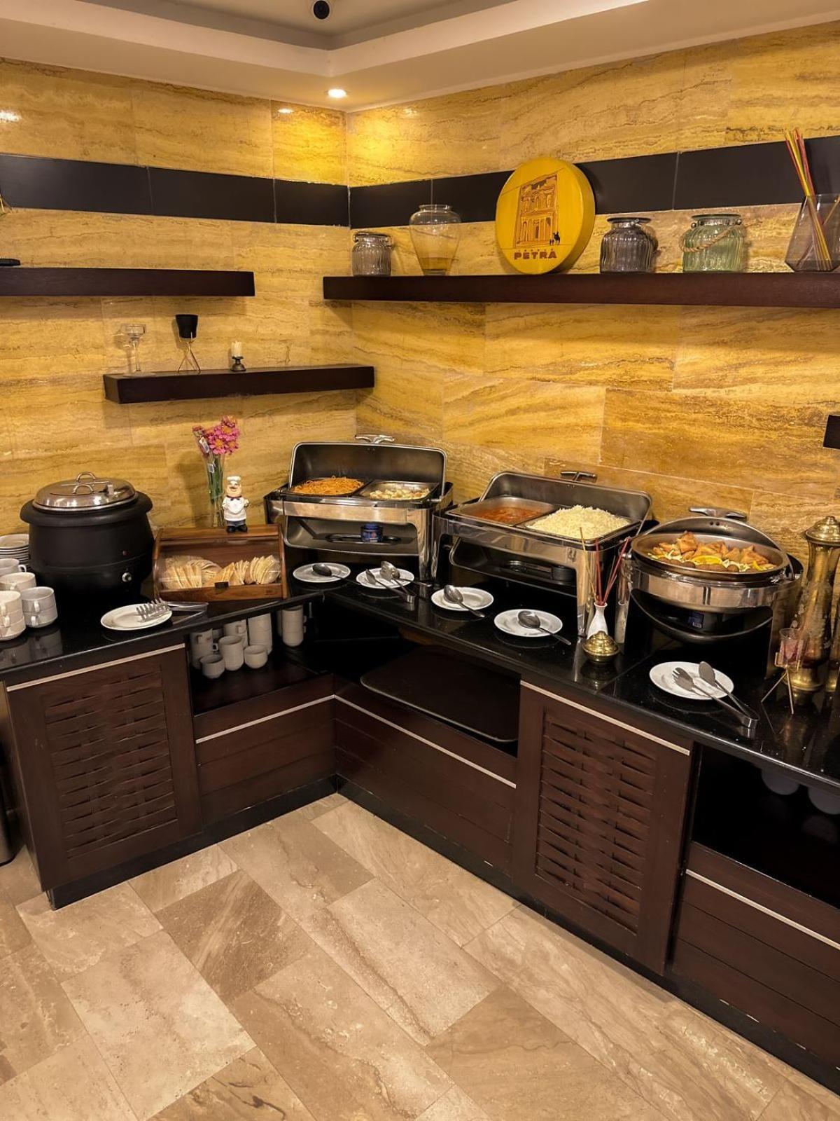 Petra Corner Hotel Zewnętrze zdjęcie