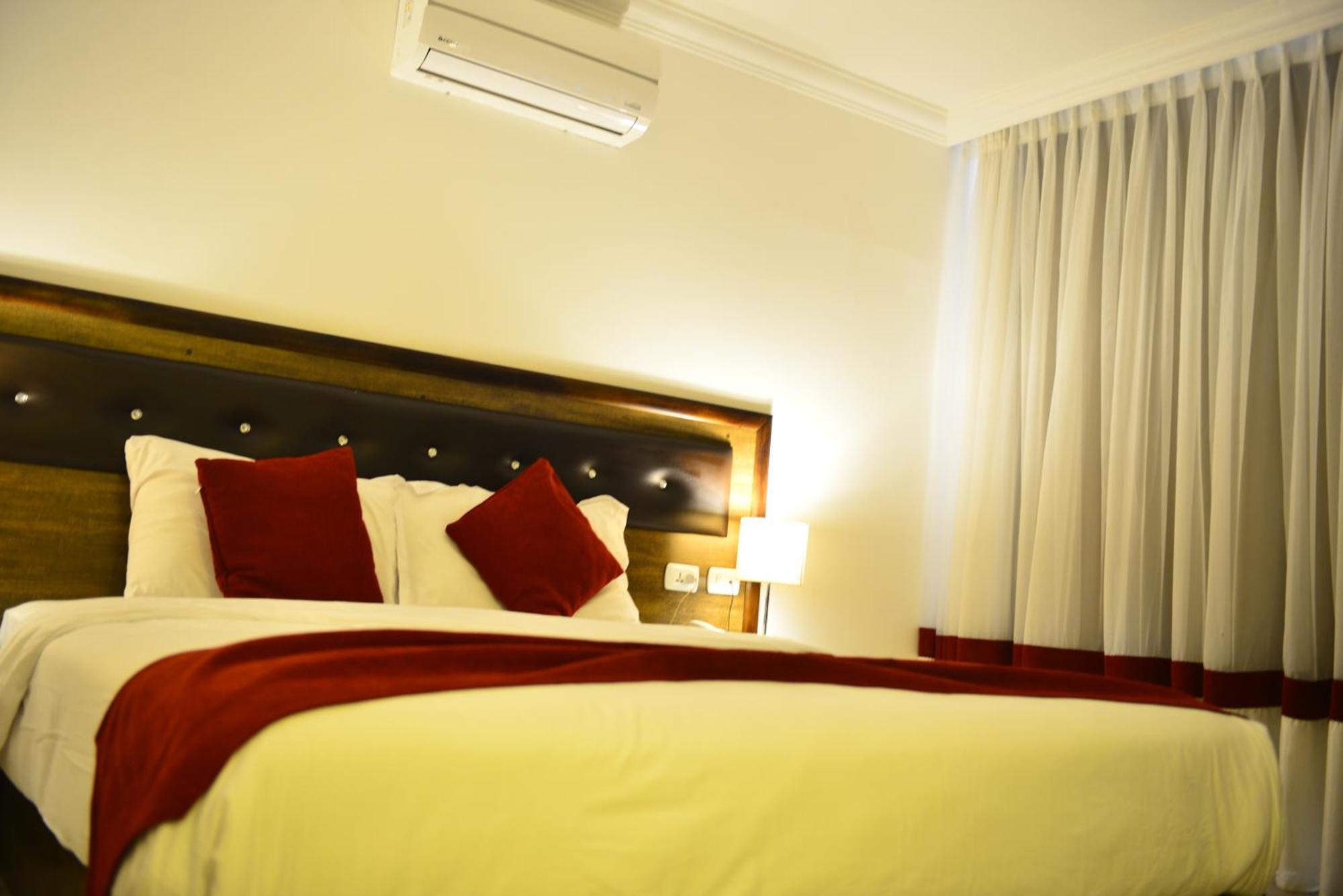 Petra Corner Hotel Zewnętrze zdjęcie